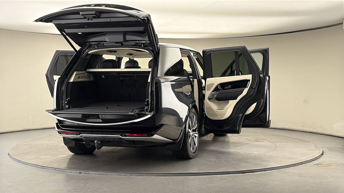 More views of Land Rover Range Rover