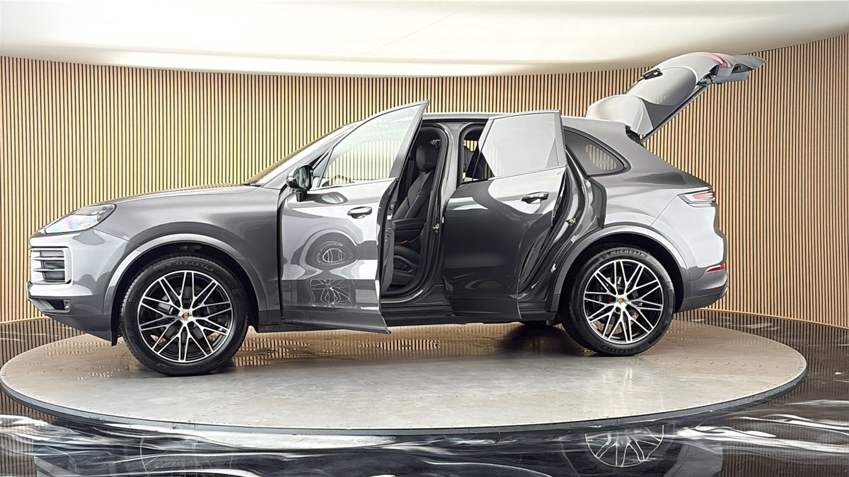 More views of Porsche Cayenne