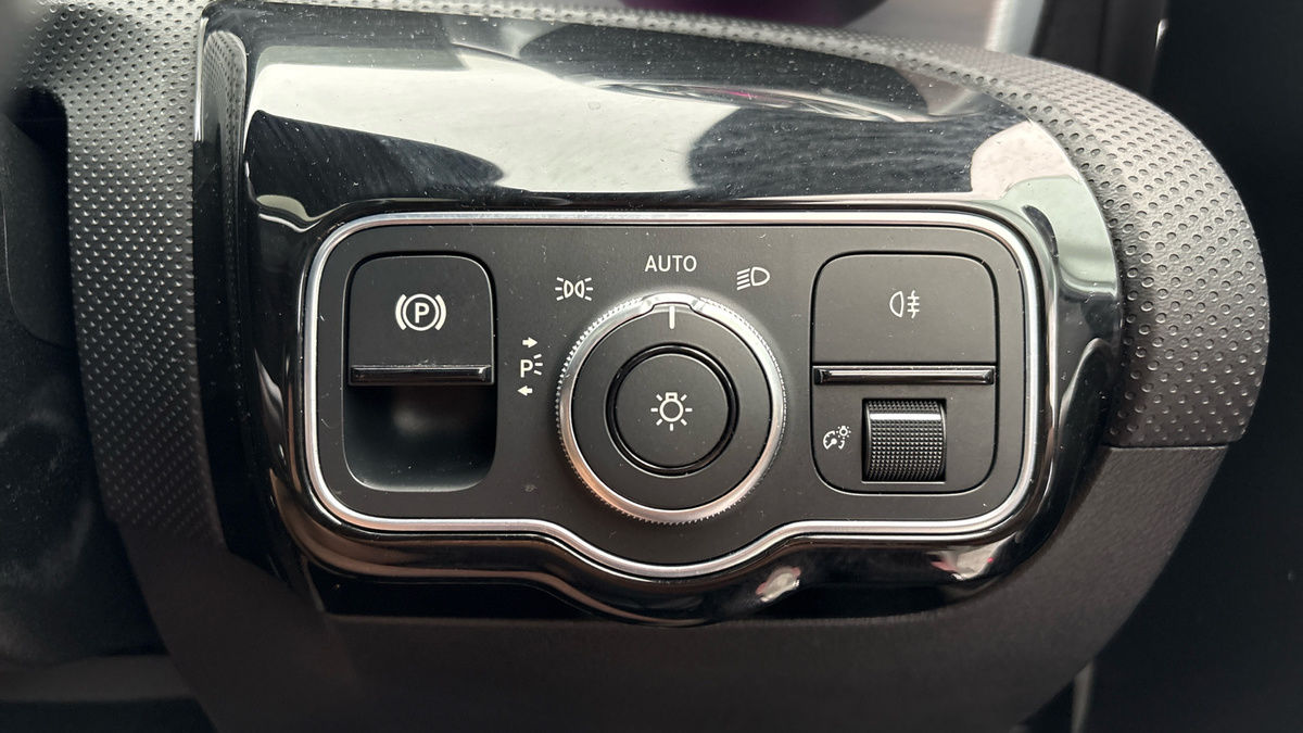 Mercedes-Benz CLA Image 31