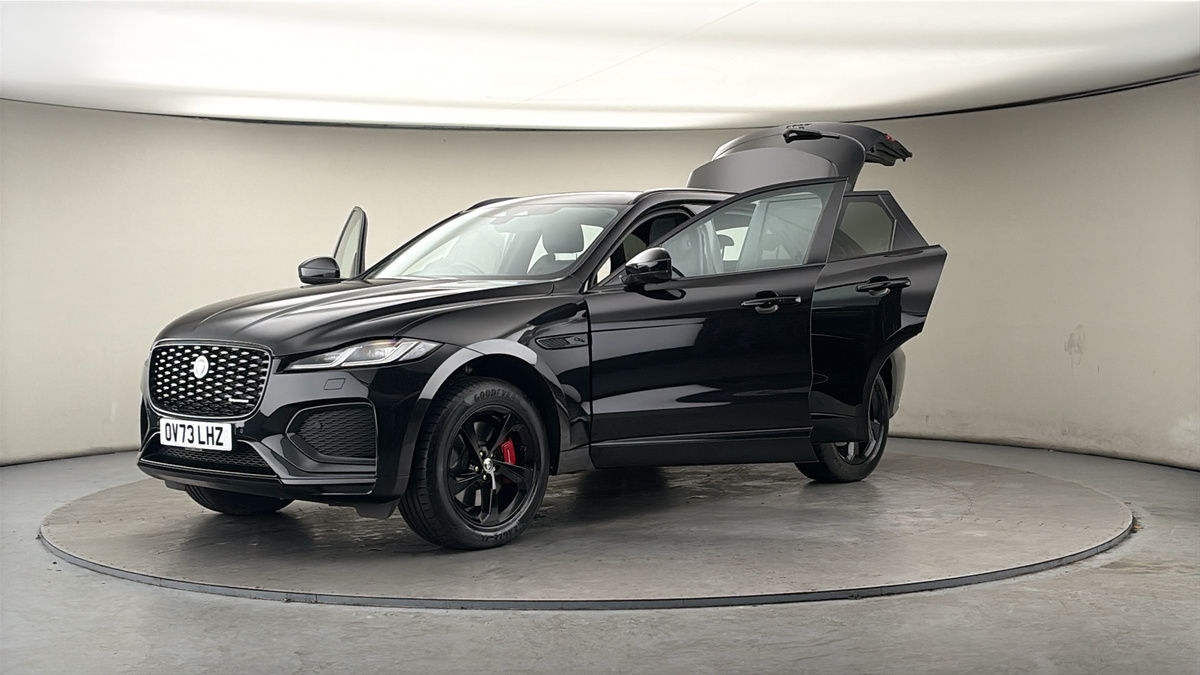 Jaguar F-PACE Image 22