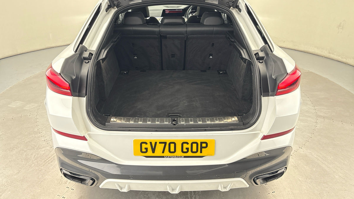 BMW X6 Image 11
