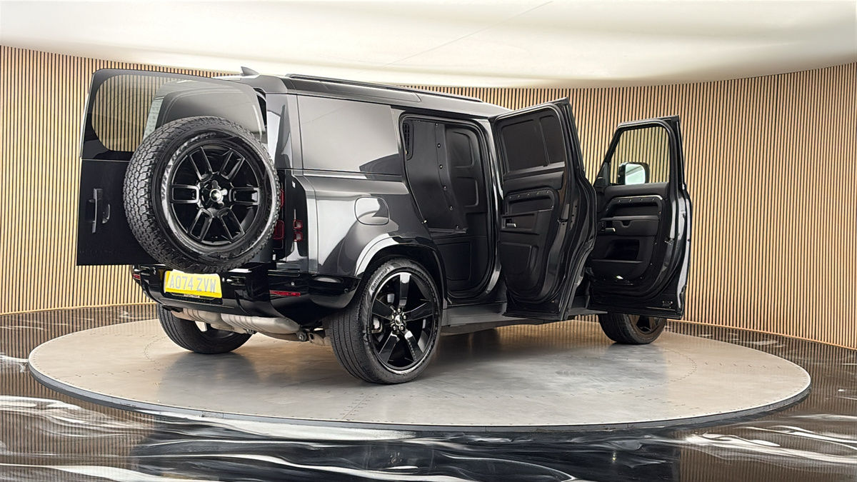 More views of Land Rover Defender 110