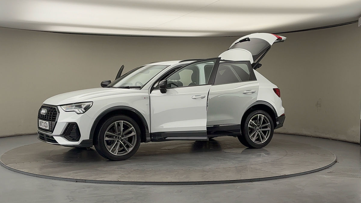 More views of Audi Q3