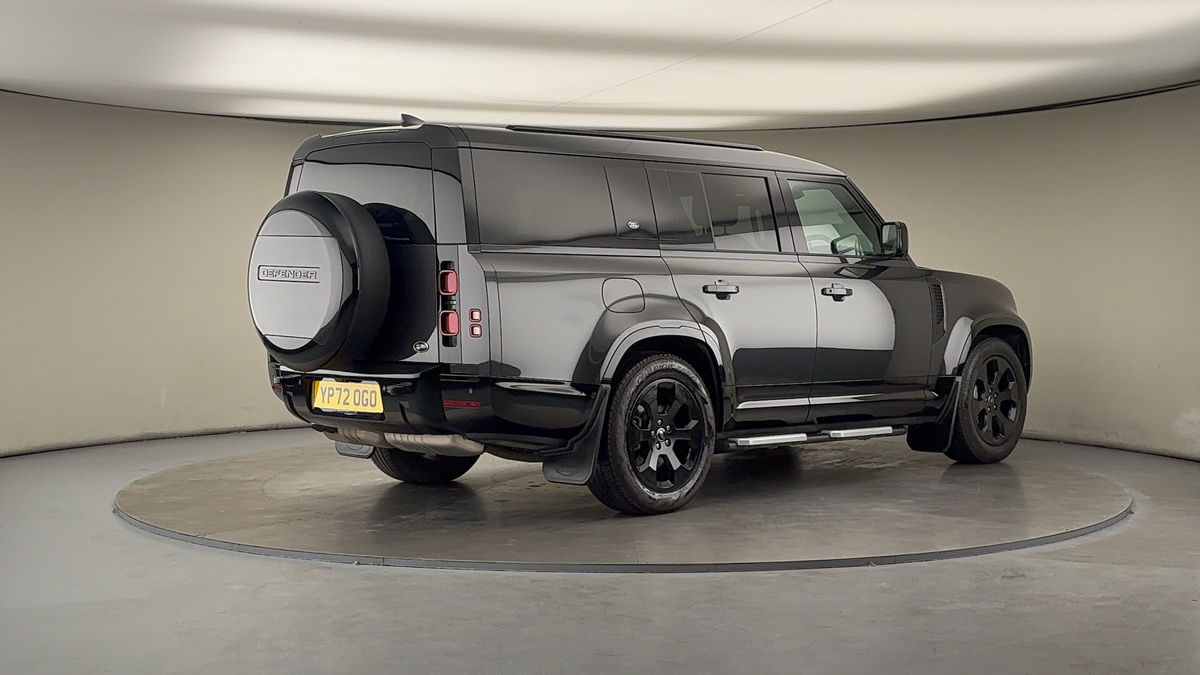 Land Rover Defender 130 Image 21