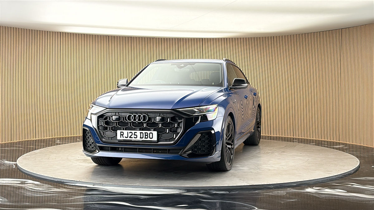 More views of Audi Q8