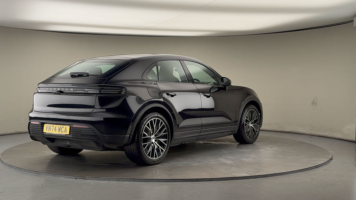 More views of Porsche Macan