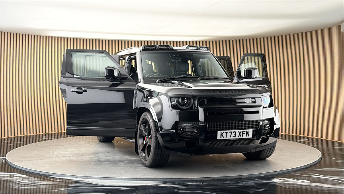 More views of Land Rover Defender 110