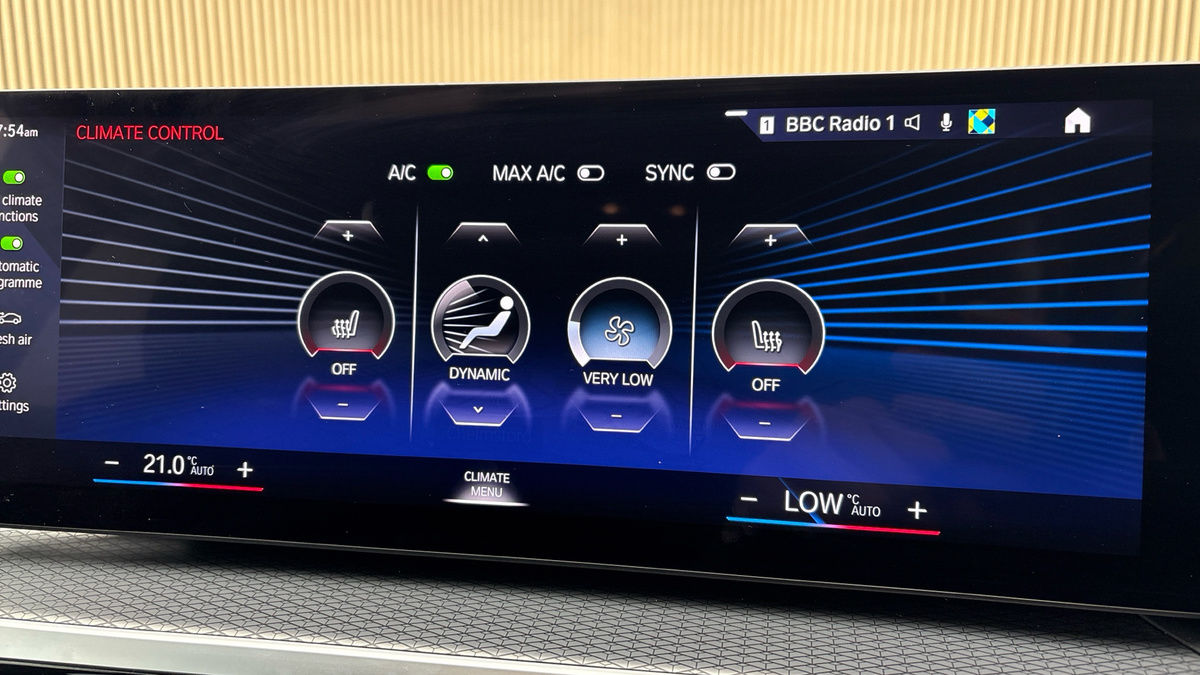 BMW i4 Image 32