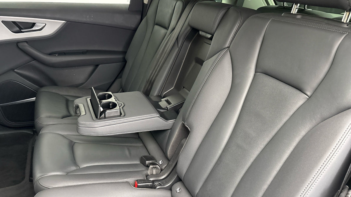 Audi Q7 Image 9