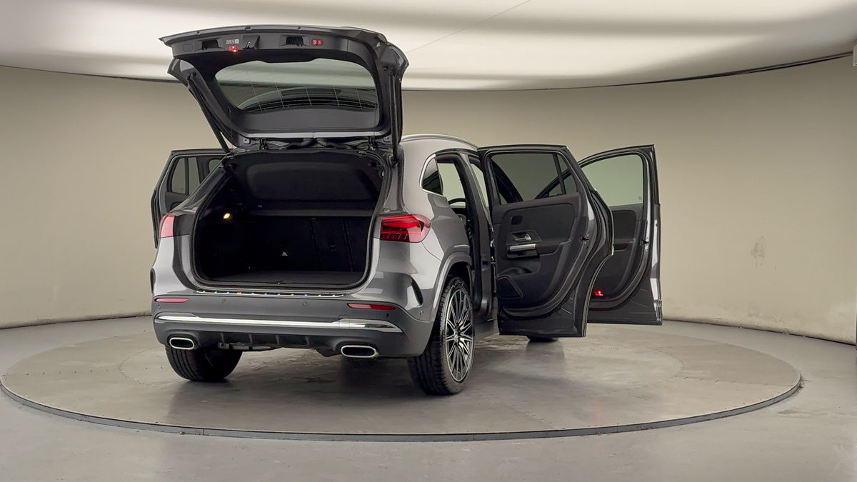 More views of Mercedes-Benz GLA