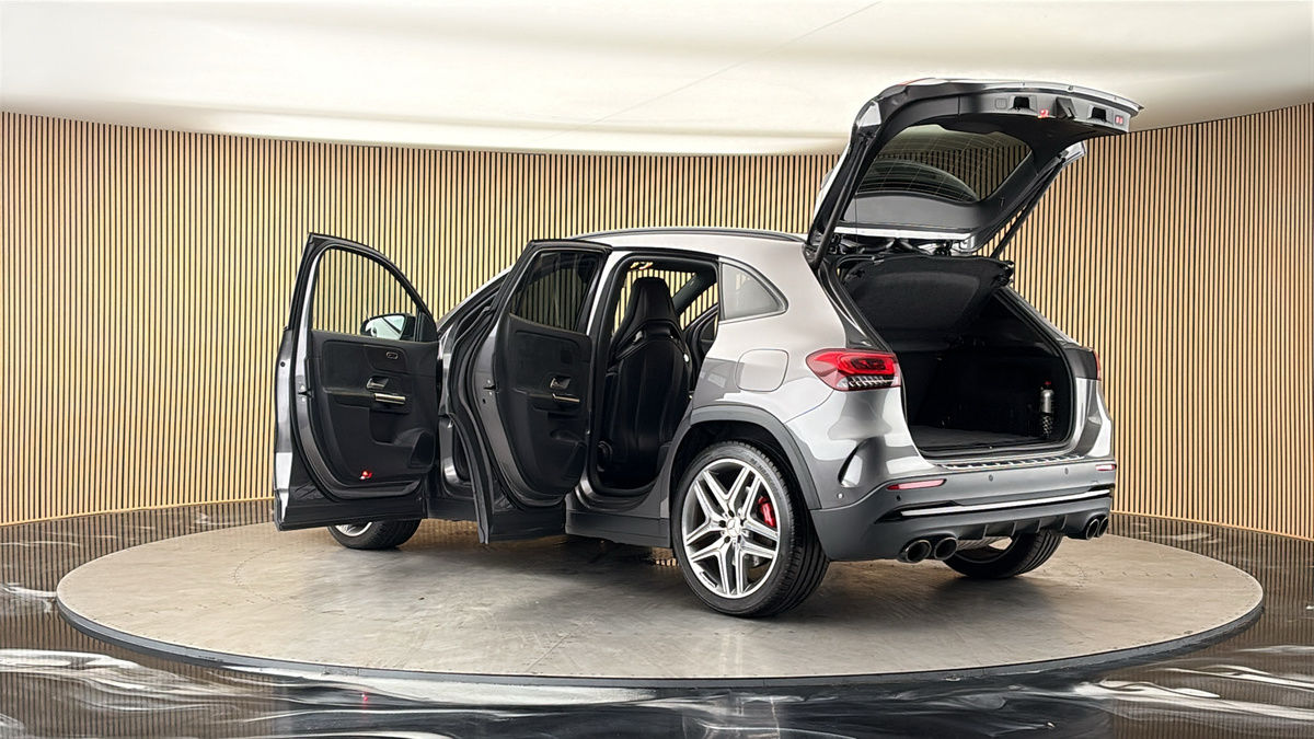 More views of Mercedes-Benz GLA