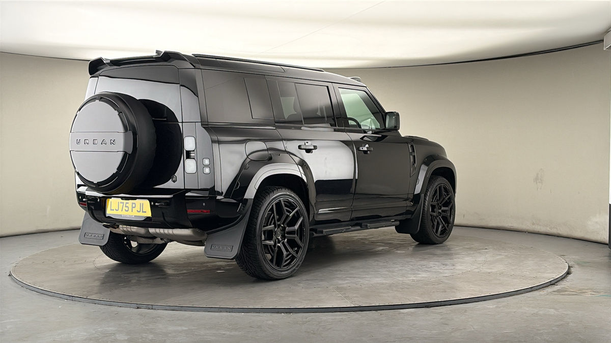 More views of Land Rover Defender 110