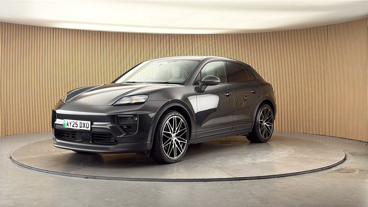 More views of Porsche Macan
