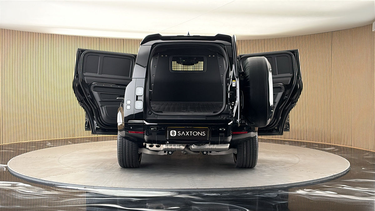 More views of Land Rover Defender 110