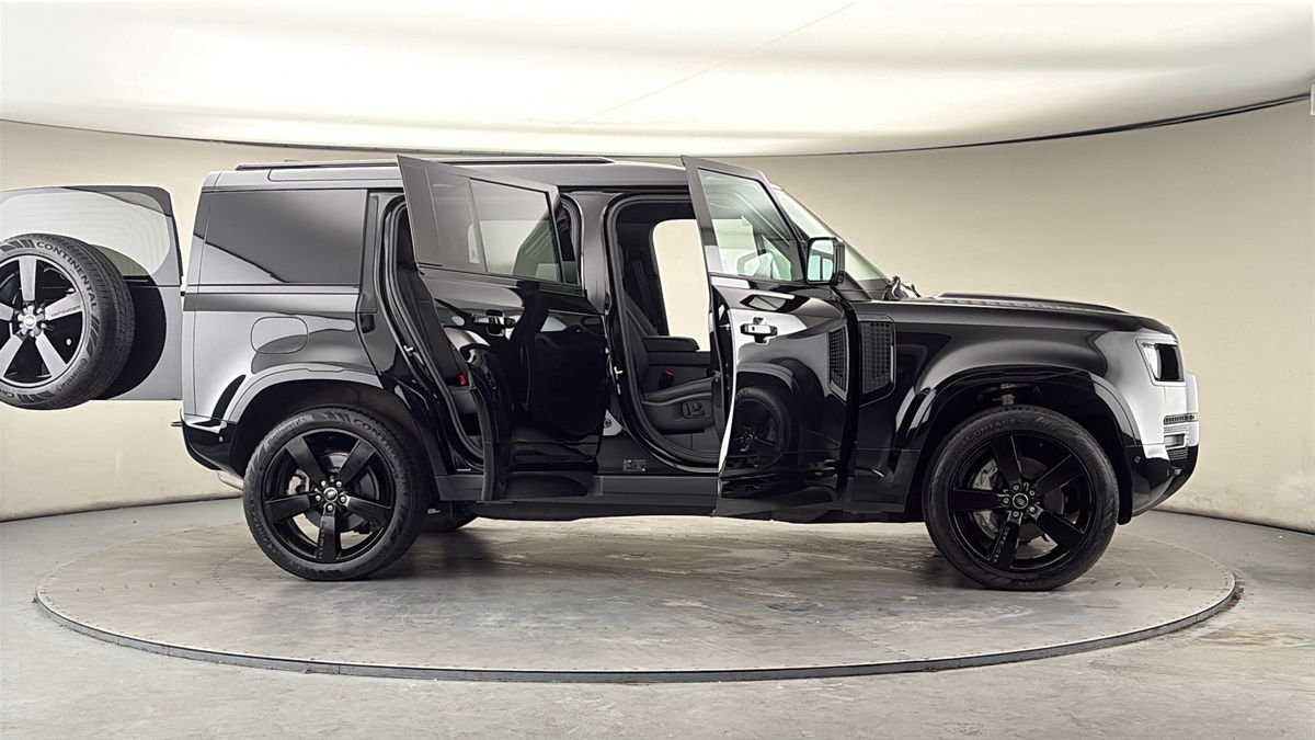 More views of Land Rover Defender 110