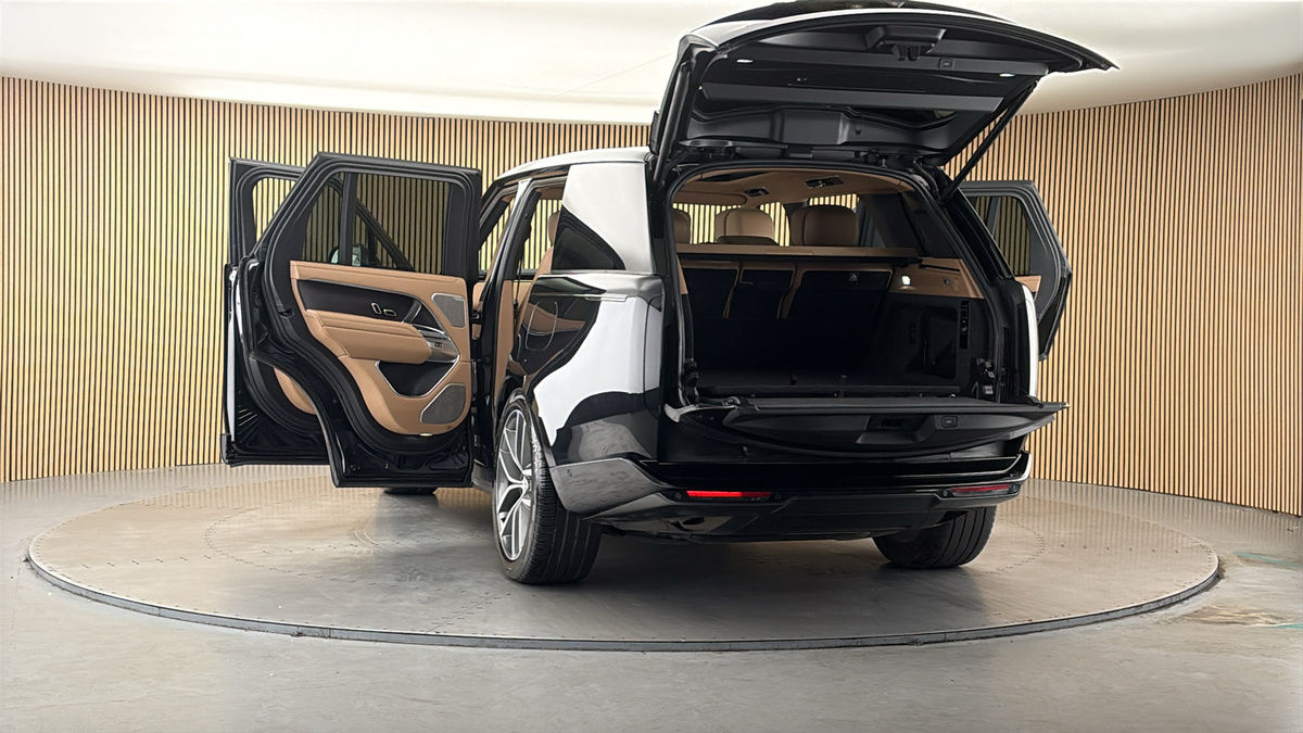 More views of Land Rover Range Rover