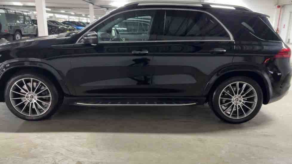 More views of Mercedes-Benz GLE