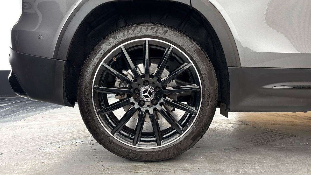 Mercedes-Benz GLB Image 10