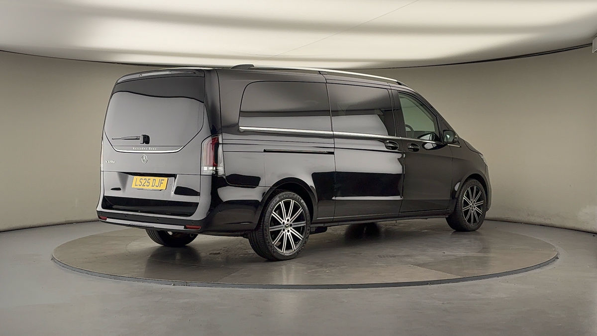 Mercedes-Benz V Class Image 21
