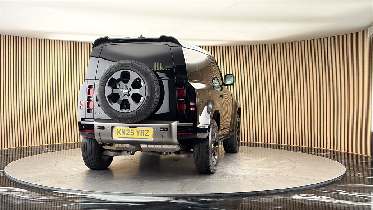 More views of Land Rover Defender 90