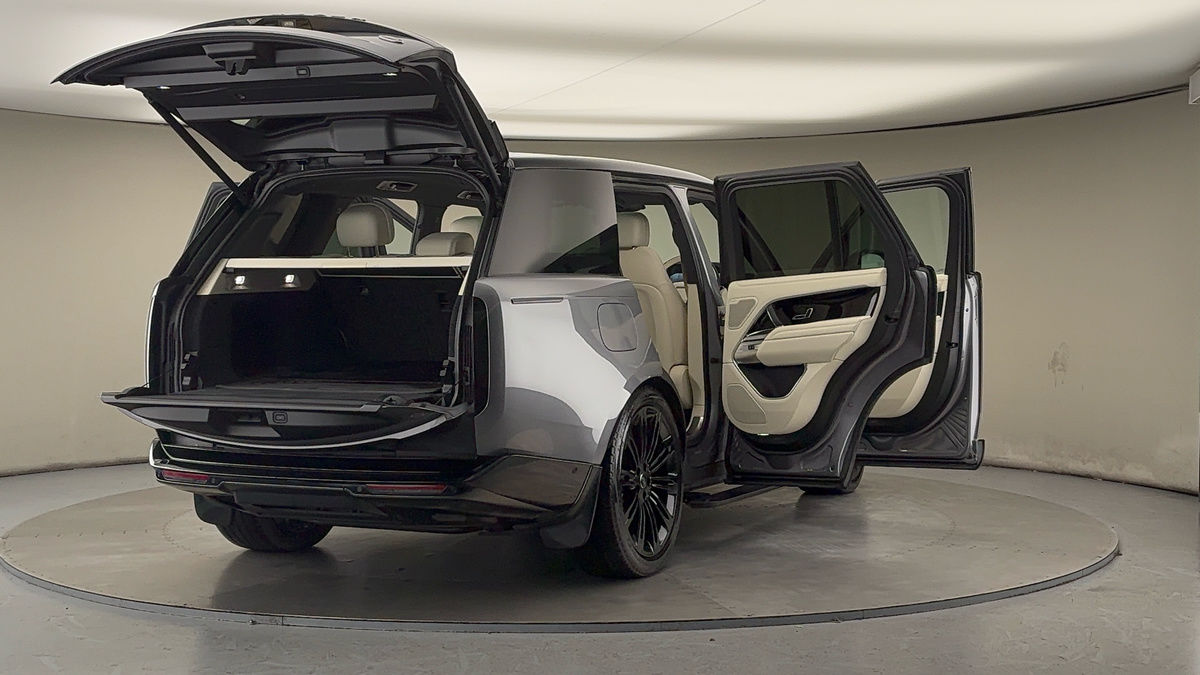 More views of Land Rover Range Rover