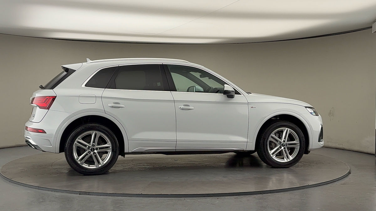 More views of Audi Q5