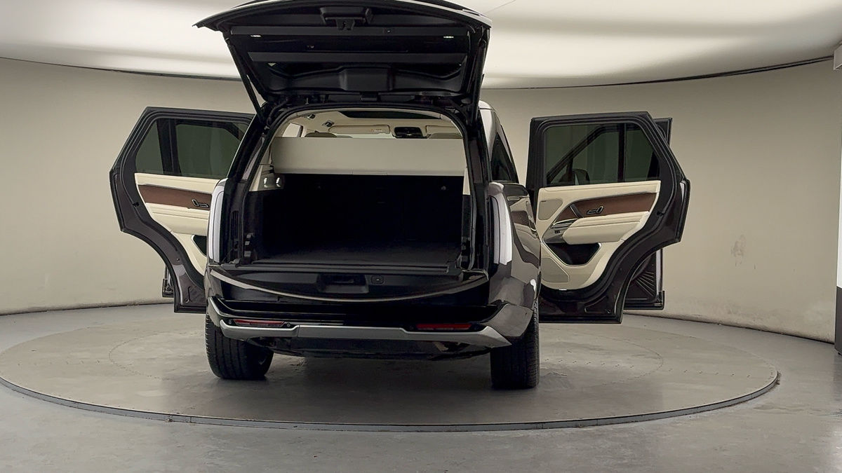 More views of Land Rover Range Rover