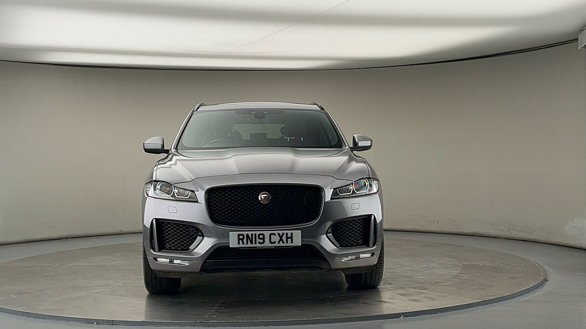Jaguar F-PACE Image 3