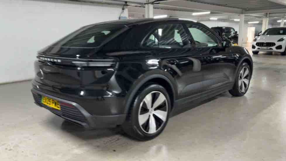 More views of Porsche Macan