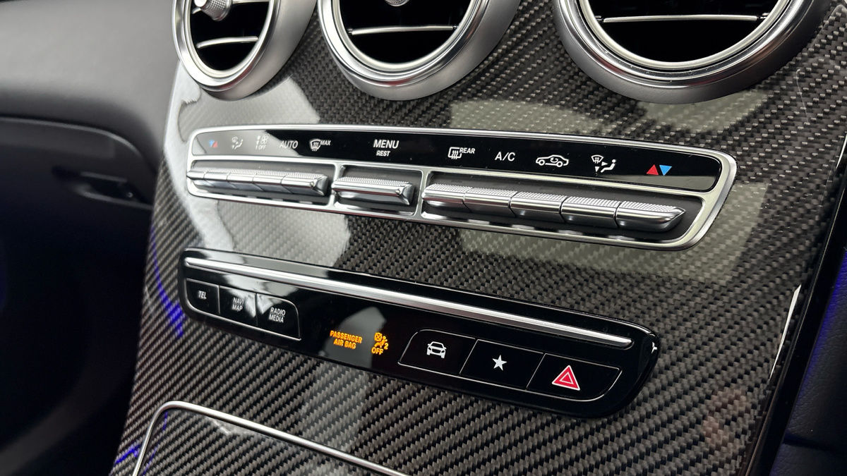 Mercedes-Benz GLC Image 32