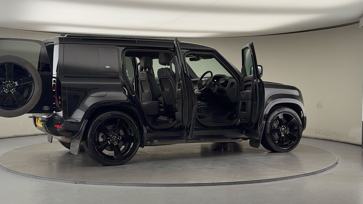 More views of Land Rover Defender 110