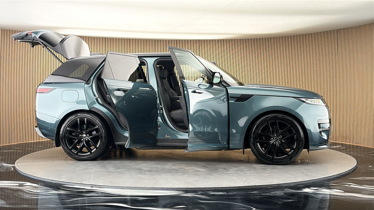 More views of Land Rover Range Rover Sport