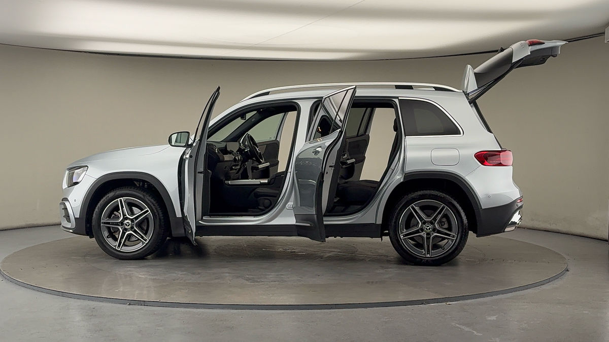 More views of Mercedes-Benz GLB