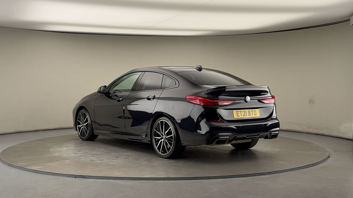 BMW 2 Series Image 2