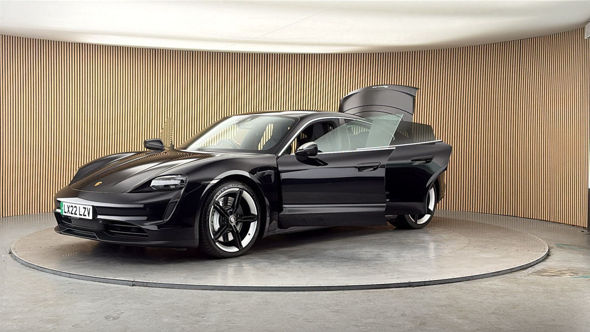 Porsche Taycan Image 22