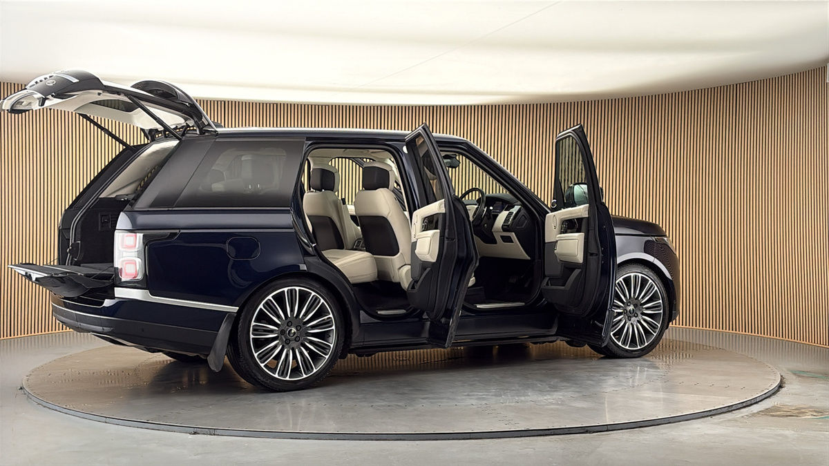 More views of Land Rover Range Rover
