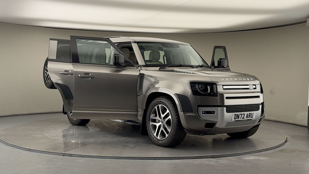 More views of Land Rover Defender 110