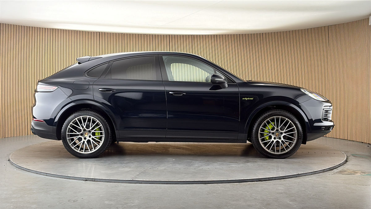 Porsche Cayenne Image 16