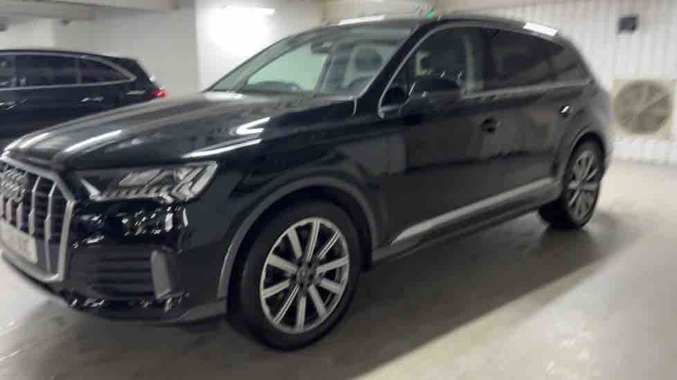 More views of Audi Q7