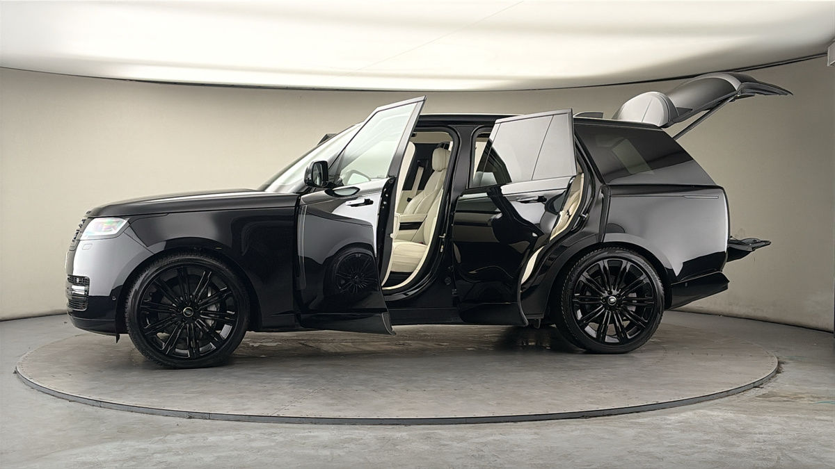 More views of Land Rover Range Rover