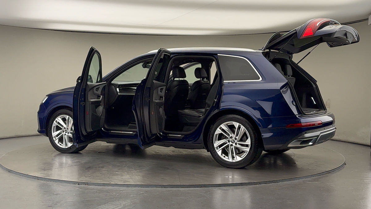 More views of Audi Q7