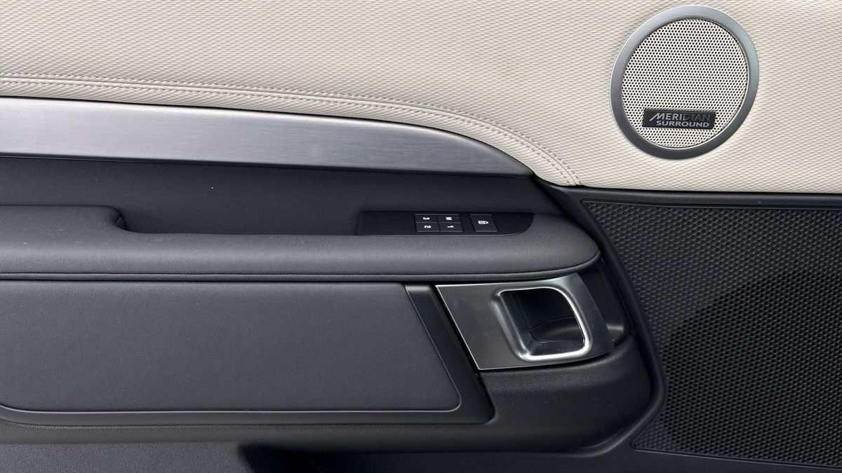 Land Rover Discovery Image 19