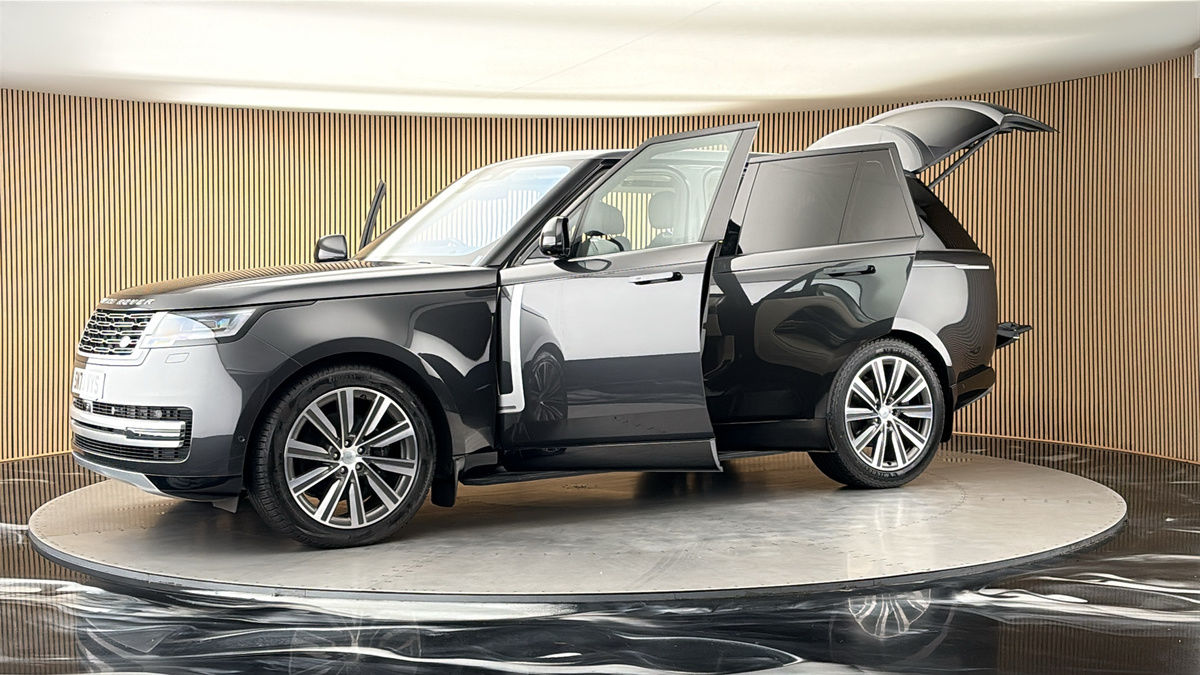 More views of Land Rover Range Rover