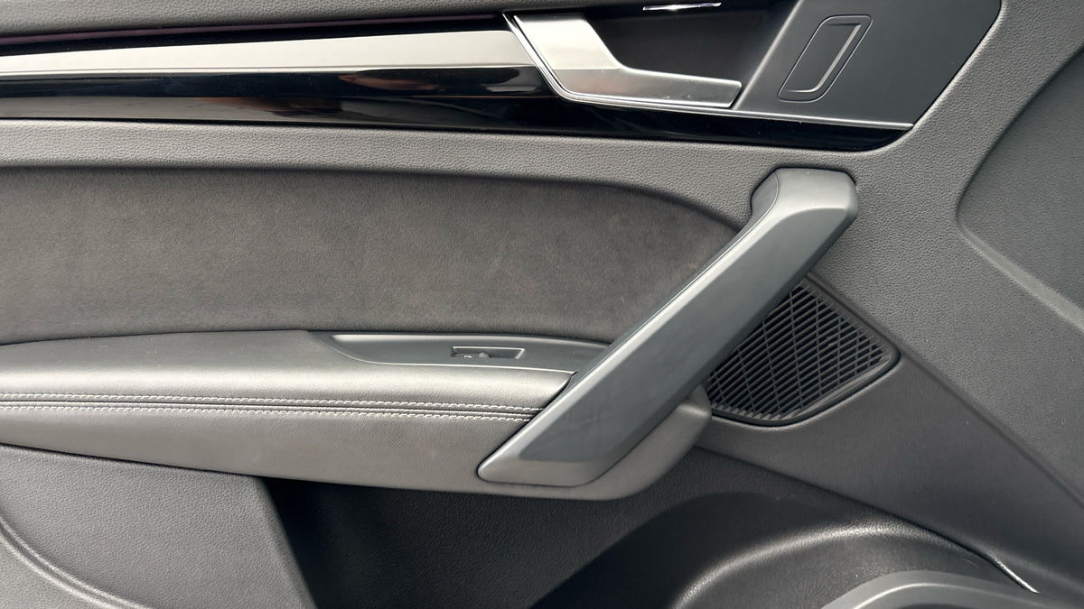 More views of Audi Q5