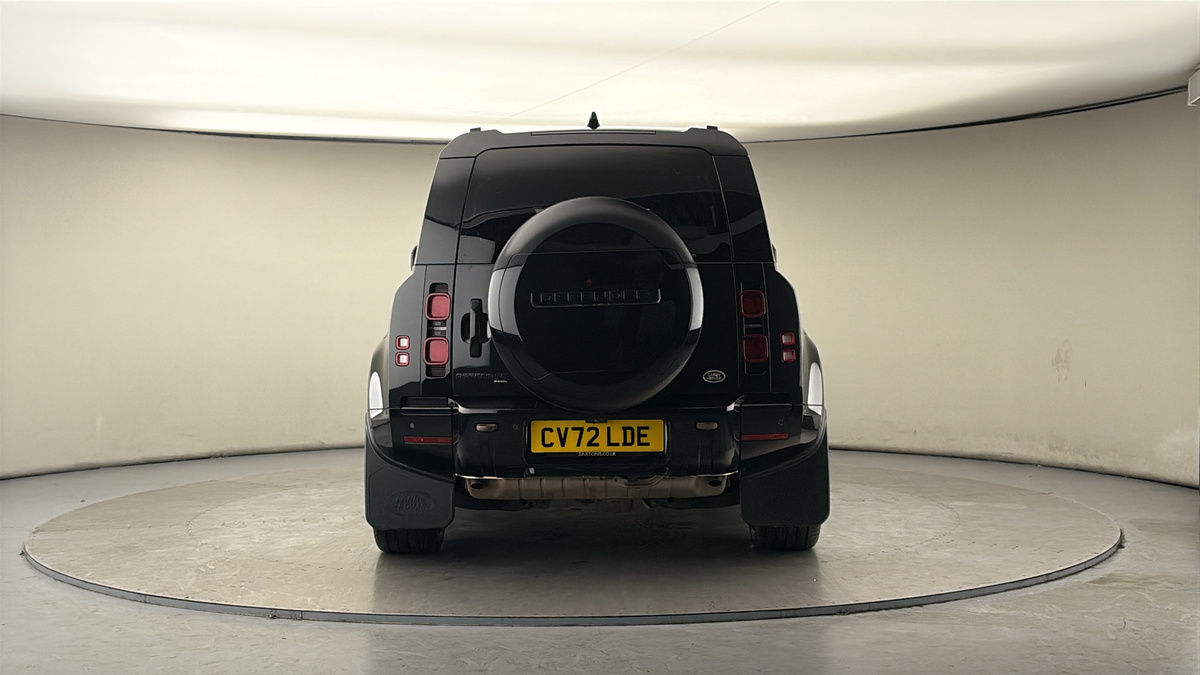 Land Rover Defender 110 Image 4