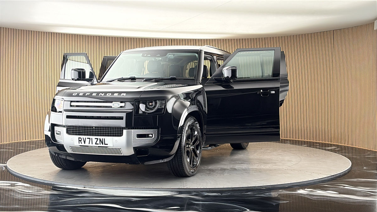 More views of Land Rover Defender 110