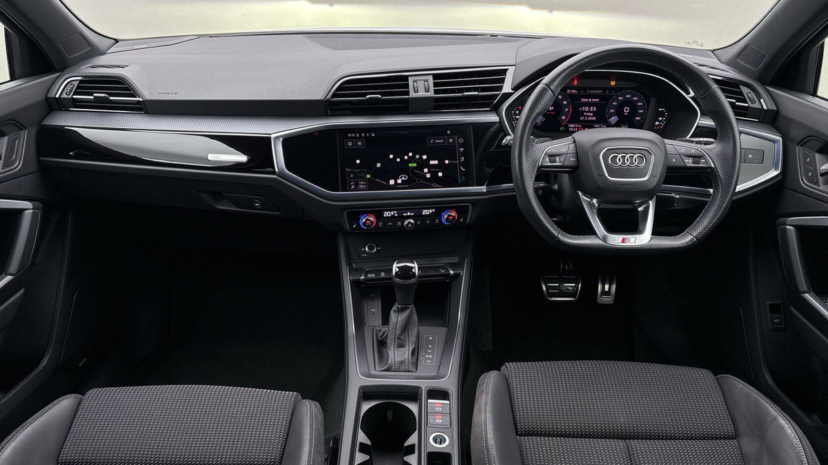 Audi Q3 Image 12
