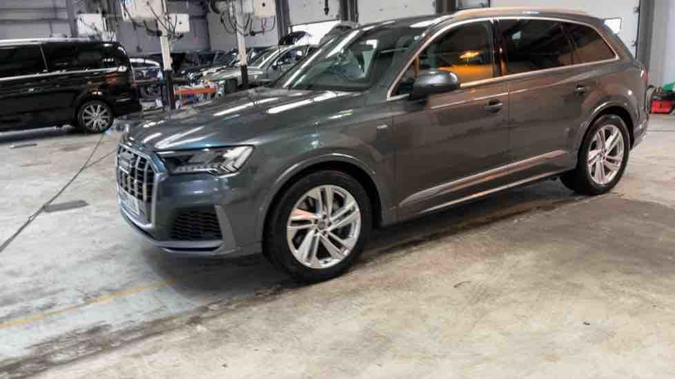 More views of Audi Q7