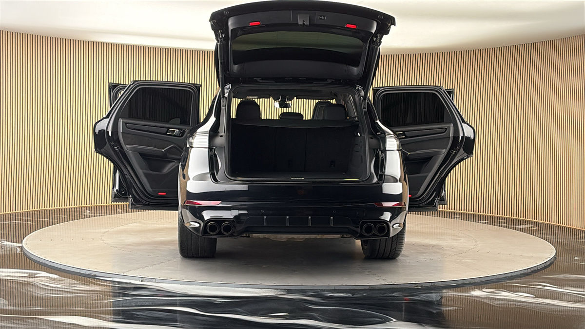 More views of Porsche Cayenne
