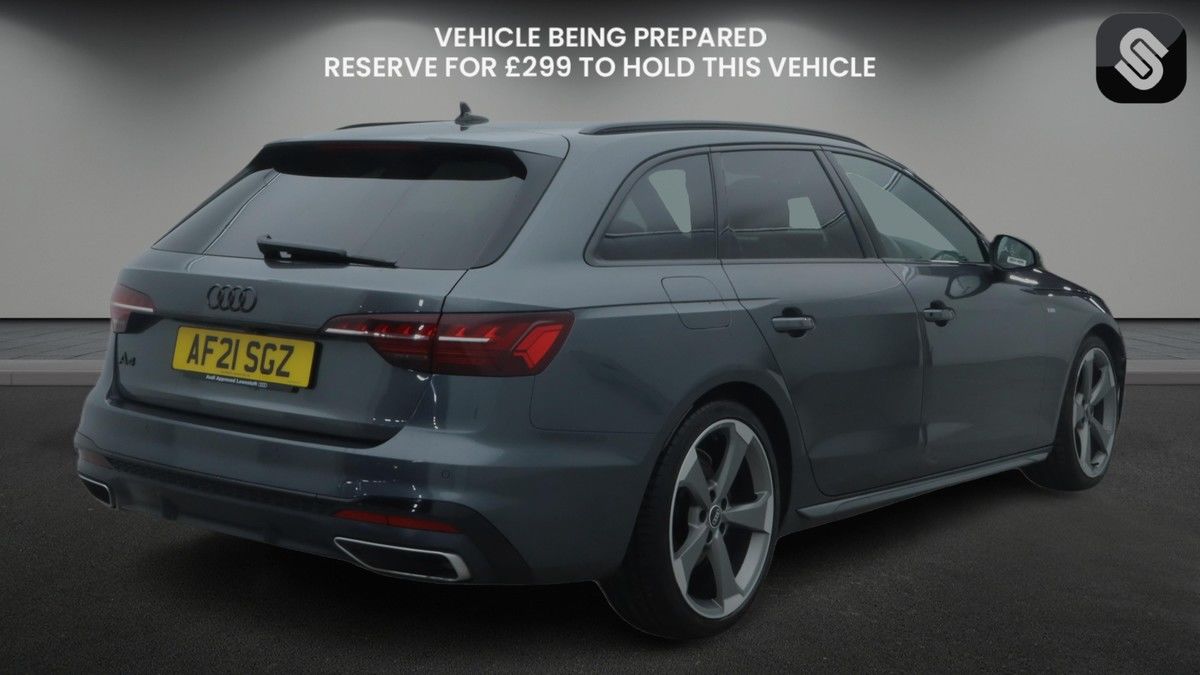 Audi A4 Avant Image 4